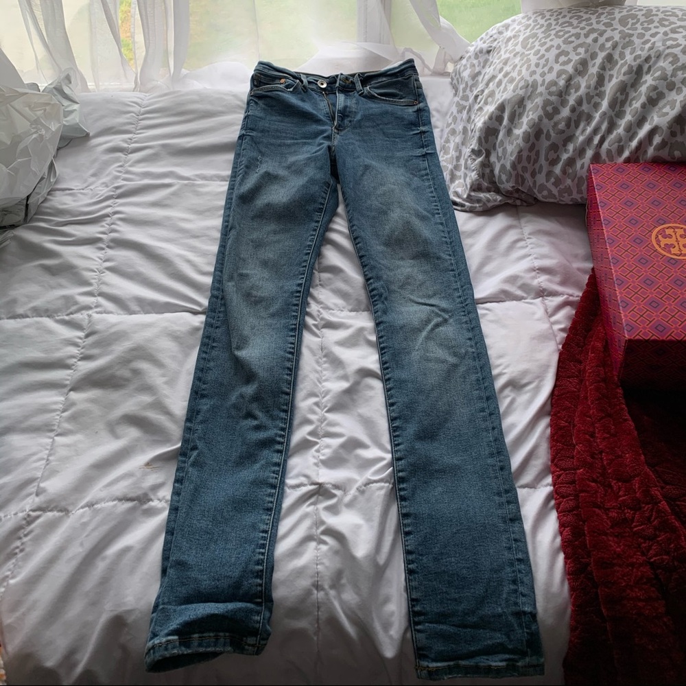 Skinny jeans